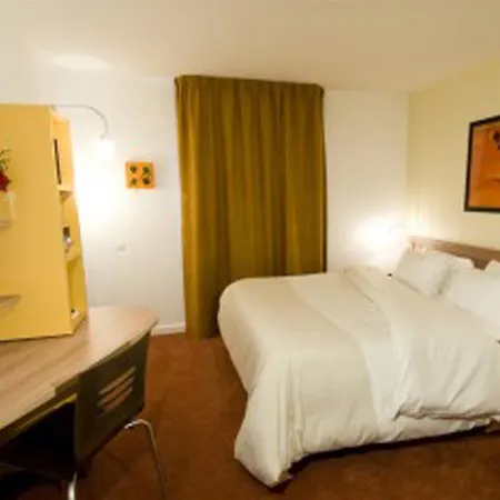 Canal - La Hotel