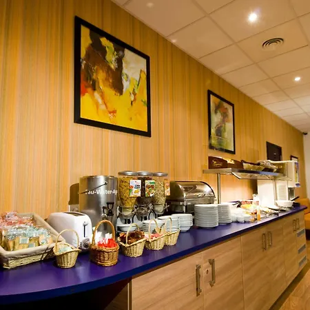 Canal - La Hotel