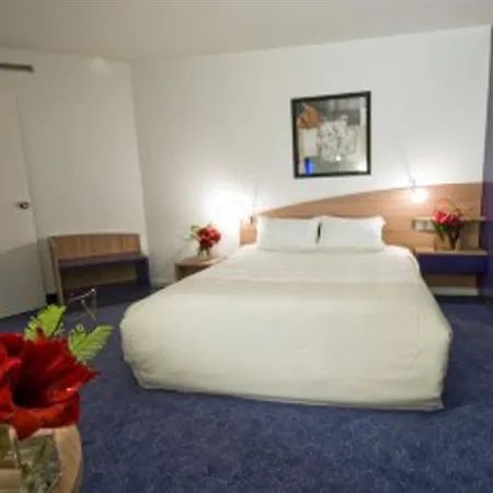 Canal Hotel Pantin