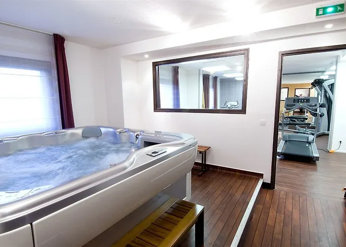 Canal - La Hotel Paris