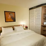 Canal - La Hotel