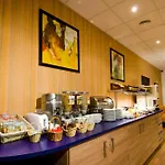 Canal - La Hotel